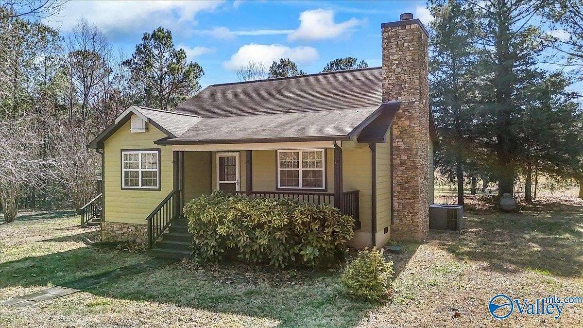 4 Acres of Residential Land with Home for Sale in Somerville, Alabama