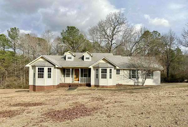 1.5 Acres of Residential Land with Home for Sale in Hamilton, Alabama