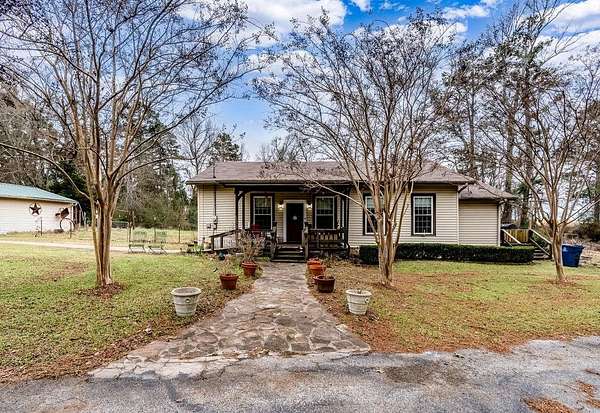 2 Acres of Land with Home for Sale in Jacksonville, Texas