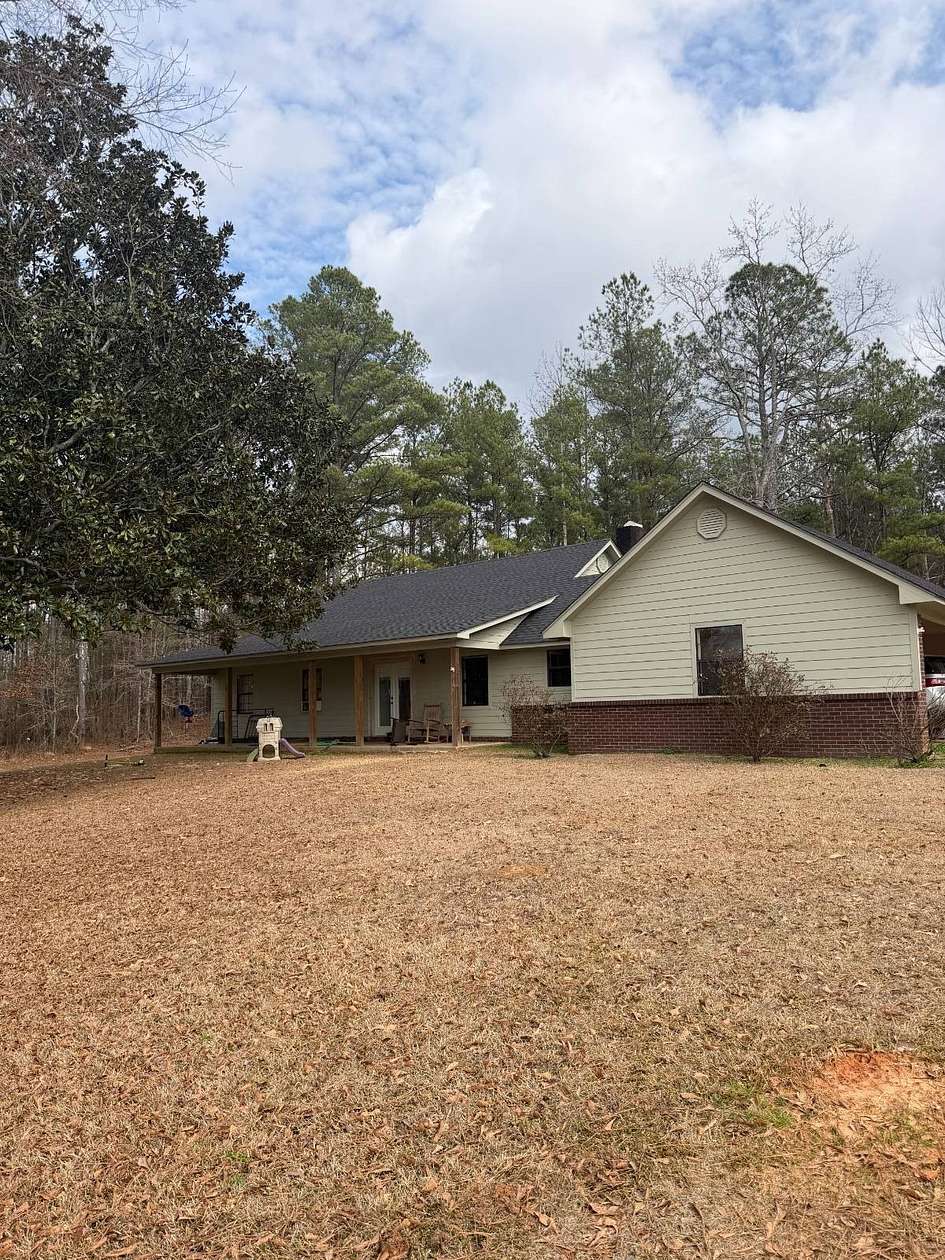 6 Acres of Residential Land with Home for Sale in Carthage, Mississippi