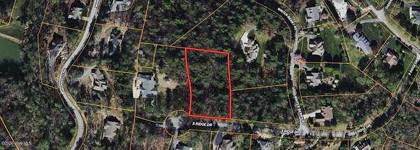 1.2 Acres of Residential Land for Sale in Hendersonville, North Carolina
