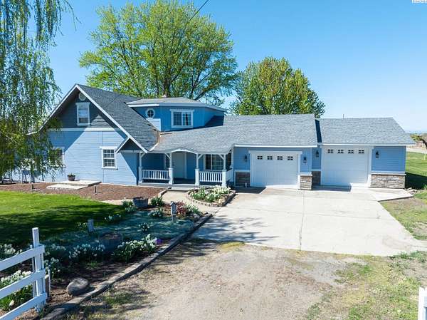 1.87 Acres of Residential Land with Home for Sale in Prosser, Washington