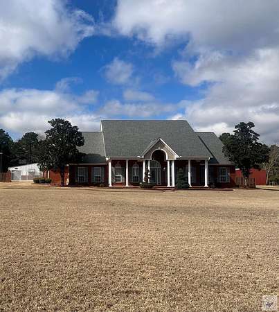 1.4 Acres of Land with Home for Sale in Texarkana, Arkansas