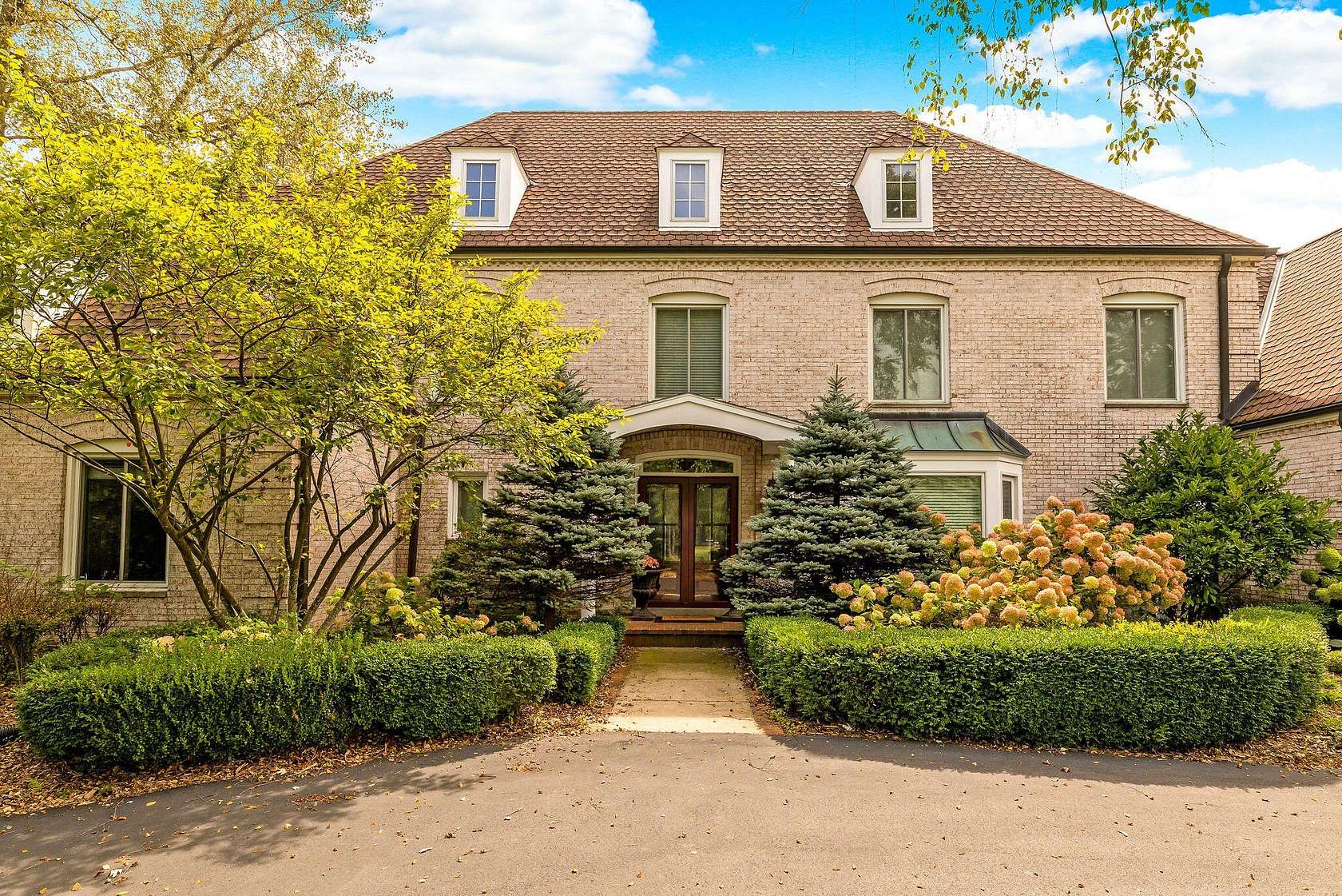 4.78 Acres of Residential Land with Home for Sale in River Hills, Wisconsin