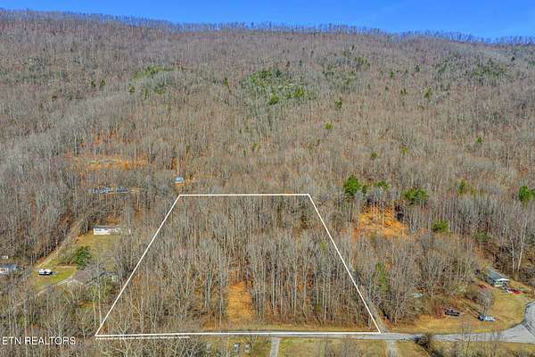 5 Acres of Residential Land for Sale in Harriman, Tennessee