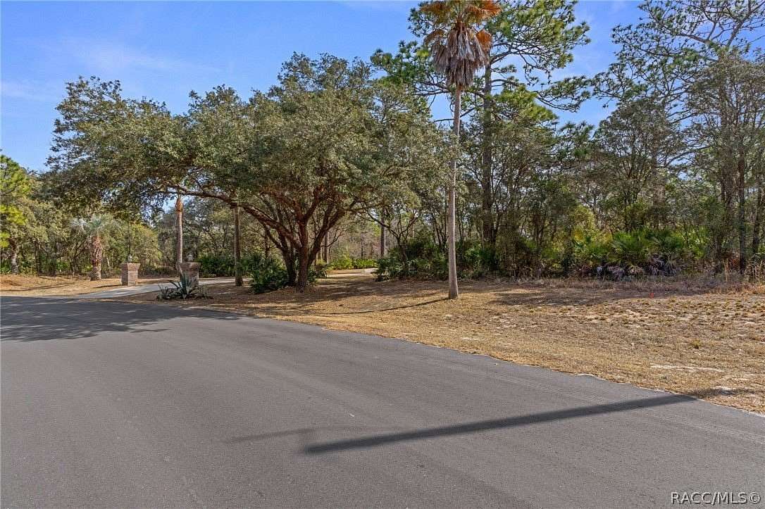 6 Acres of Land for Sale in Beverly Hills, Florida
