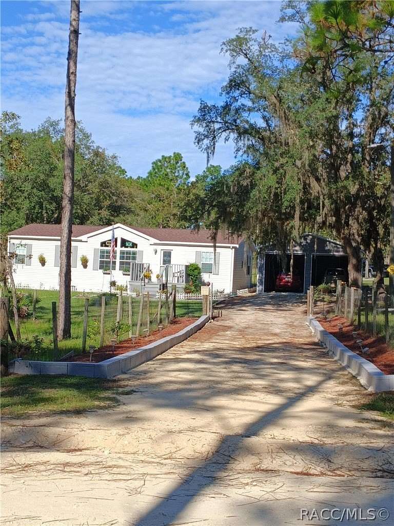 2.52 Acres of Residential Land with Home for Sale in Dunnellon, Florida