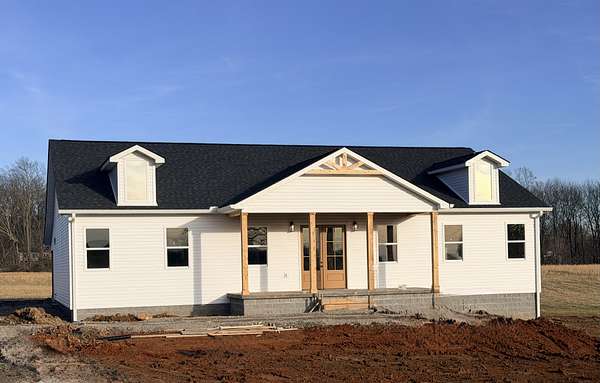 5.22 Acres of Residential Land with Home for Sale in Springfield, Tennessee