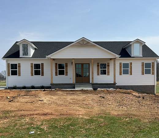 5.22 Acres of Land with Home for Sale in Springfield, Tennessee