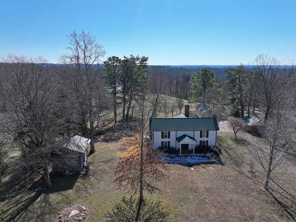 5 Acres of Residential Land with Home for Sale in Ashland City, Tennessee