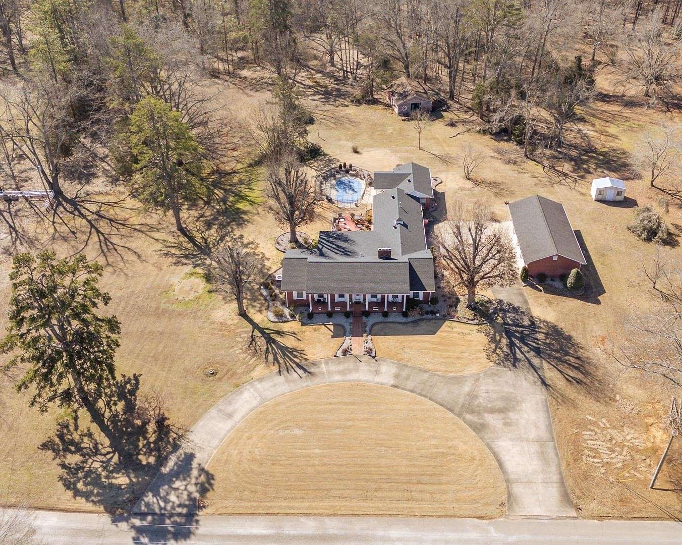 4.9 Acres of Residential Land with Home for Sale in Savannah, Tennessee