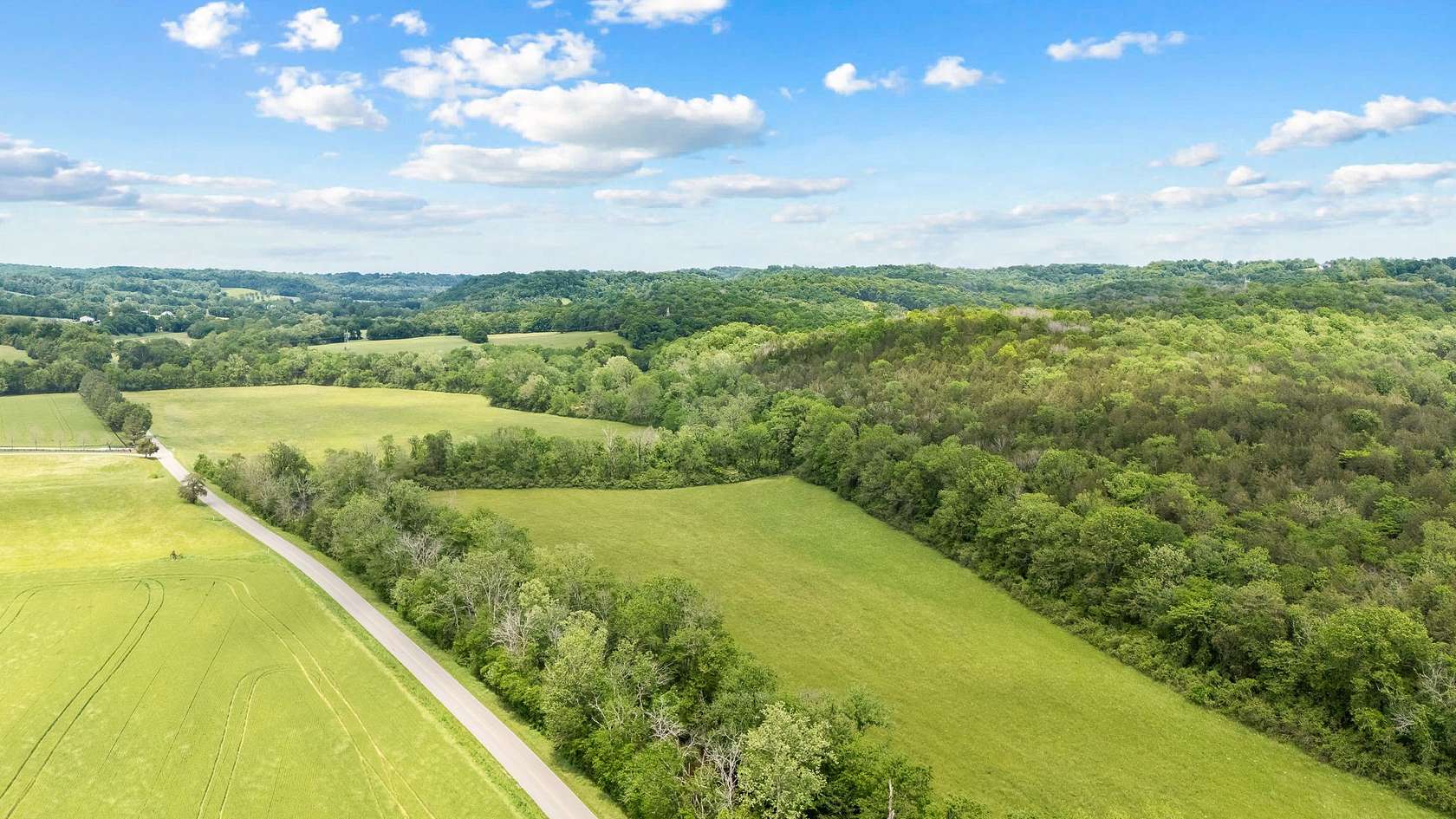 125 Acres of Land for Sale in Williamsport, Tennessee