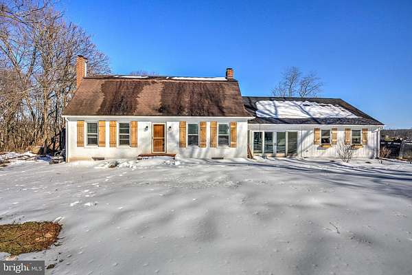 15 Acres of Land with Home for Sale in Leesburg, Virginia