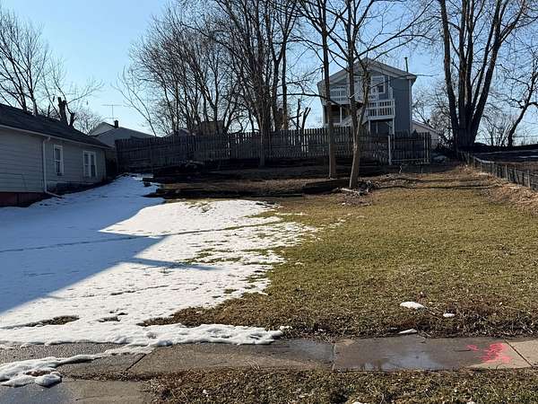 0.16 Acres of Residential Land for Sale in Waukegan, Illinois