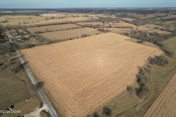 22 Acres of Recreational & Residential Land for Sale in Aurora, Missouri