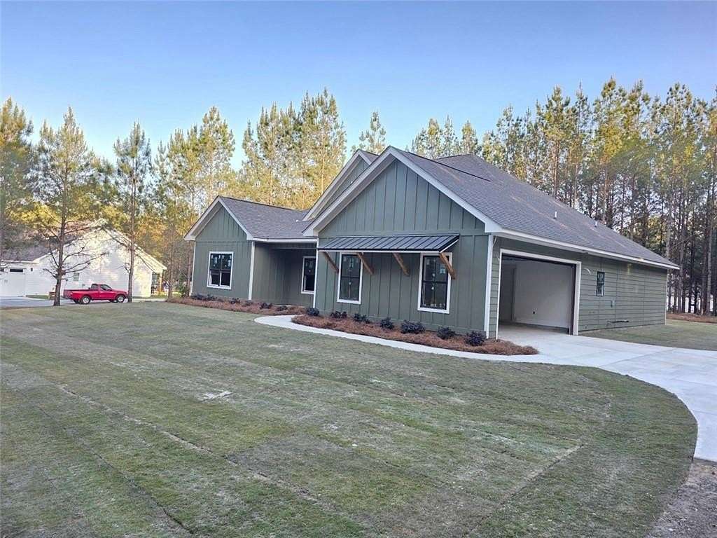 1.5 Acres of Land with Home for Sale in Salem, Alabama
