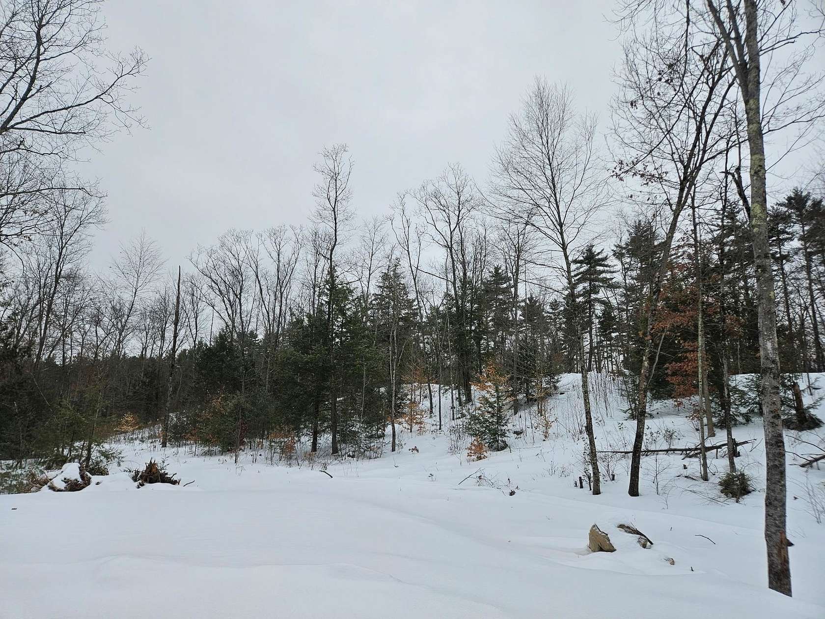 3.73 Acres of Residential Land for Sale in Amherst, New Hampshire