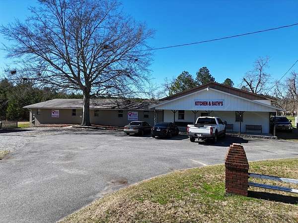 2.55 Acres of Improved Commercial Land for Sale in Thomasville, Georgia