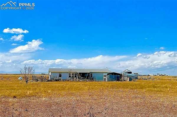 81.8 Acres of Agricultural Land with Home for Sale in Avondale, Colorado