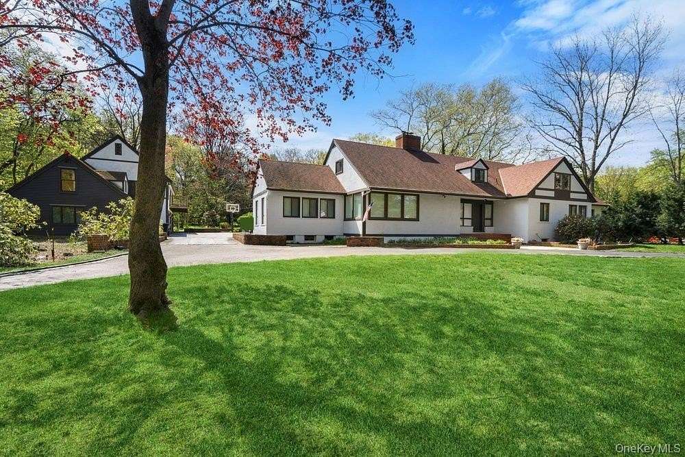 2.25 Acres of Land with Home for Sale in Locust Valley, New York