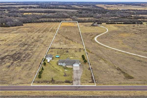 6 Acres of Residential Land with Home for Sale in Topeka, Kansas