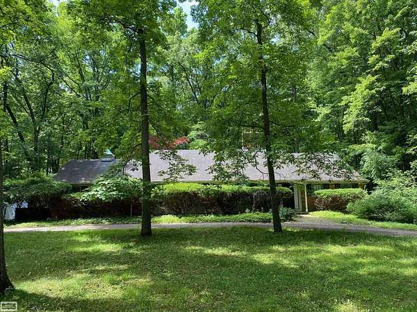 1.38 Acres of Residential Land for Sale in Bloomfield Hills, Michigan