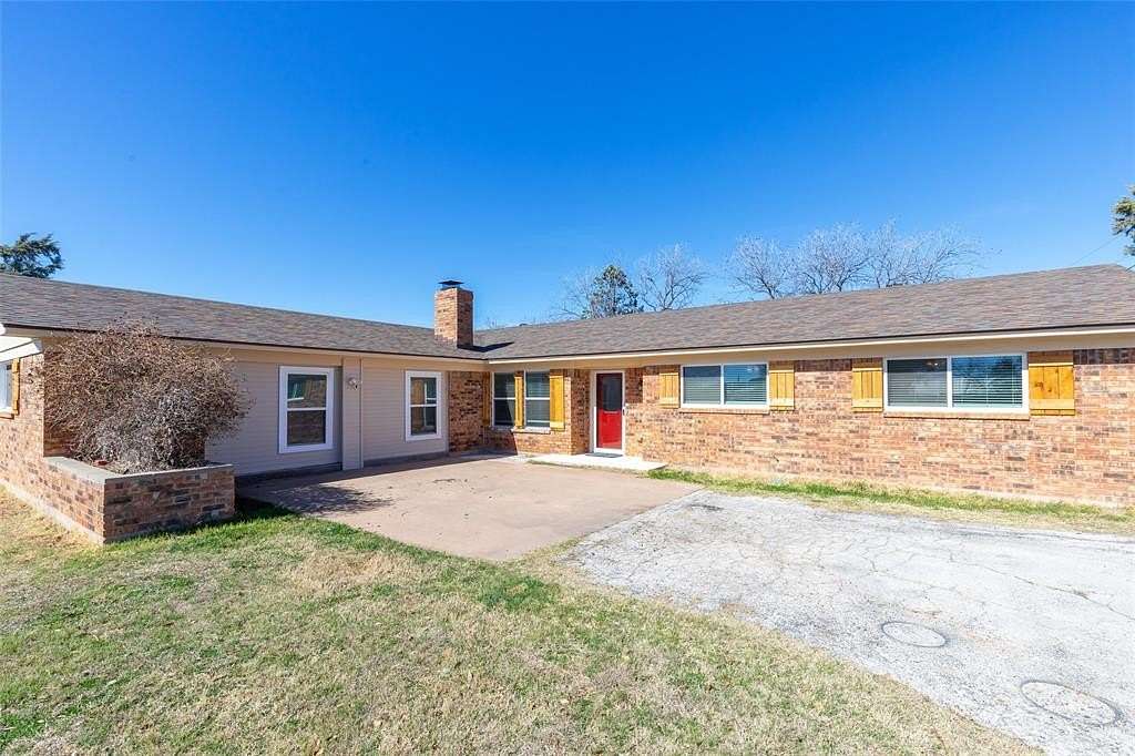 3 Acres of Residential Land with Home for Sale in Abilene, Texas