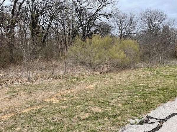 1.17 Acres of Residential Land for Sale in Kemp, Texas