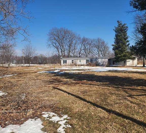 1.72 Acres of Residential Land with Home for Sale in Paris, Illinois