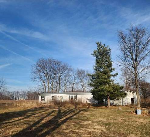 1.72 Acres of Land with Home for Sale in Paris, Illinois