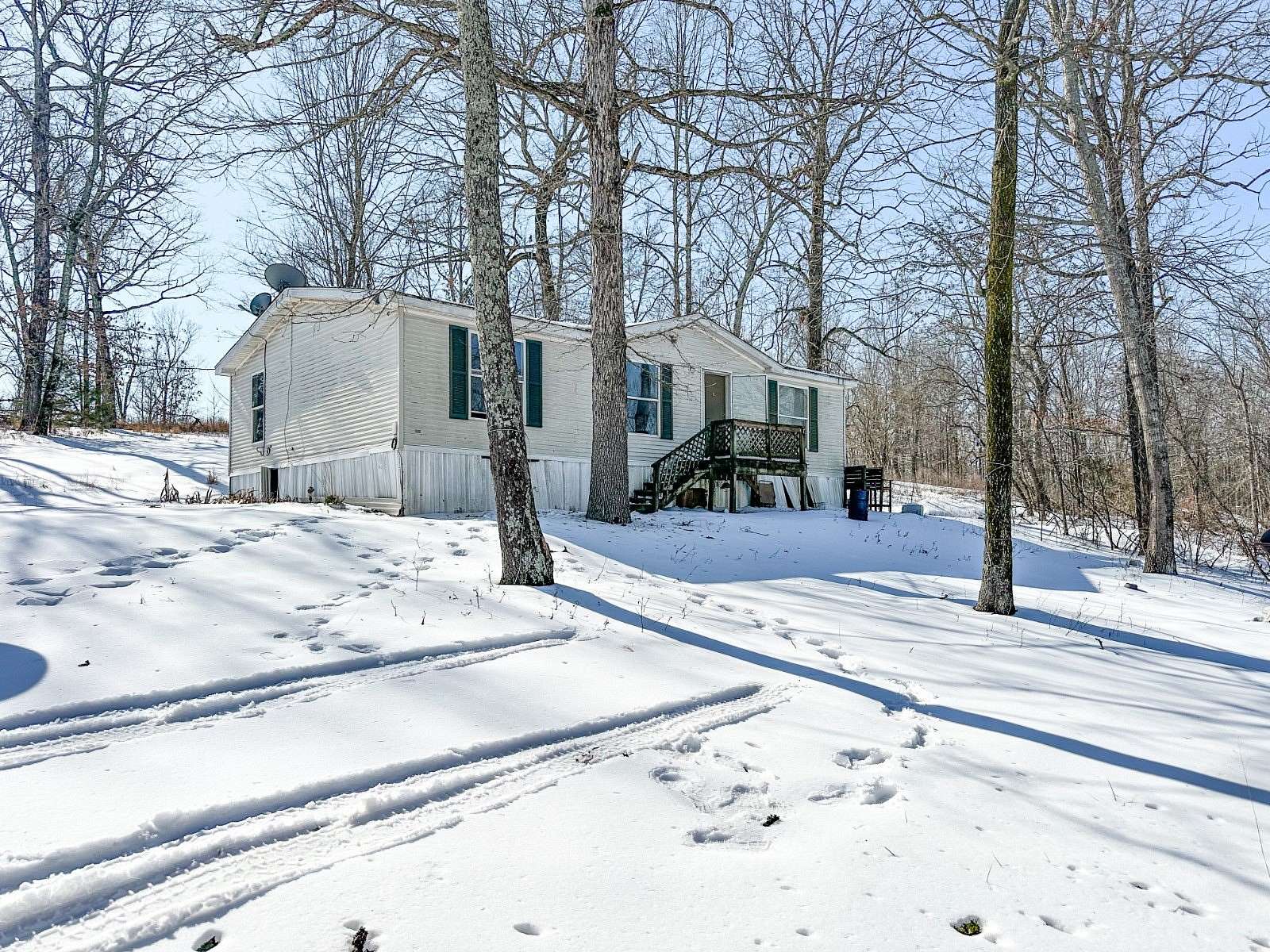 40 Acres of Land with Home for Sale in Cave City, Arkansas