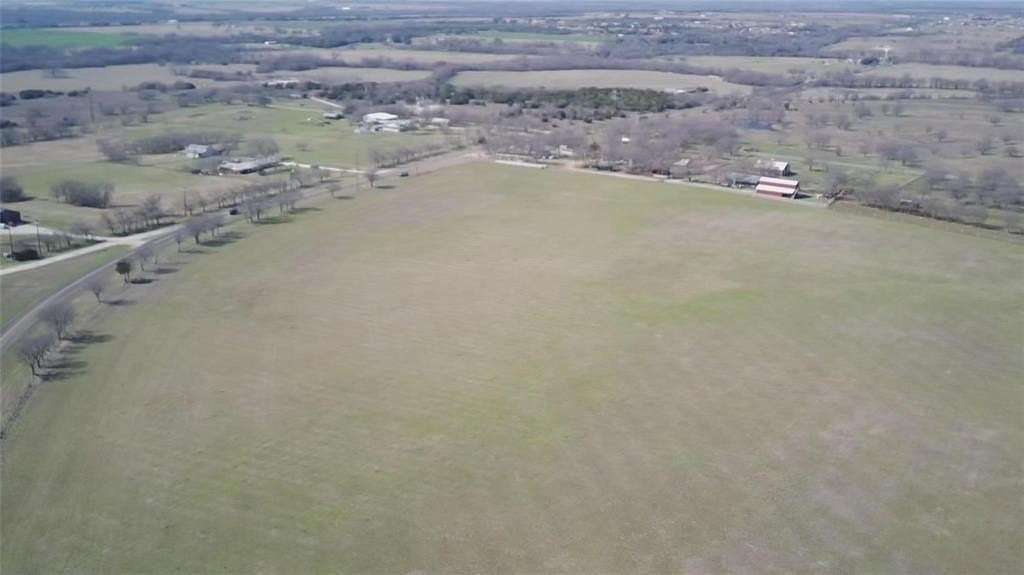 10 Acres of Land for Sale in Rio Vista, Texas