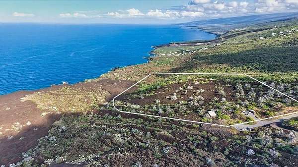 13.5 Acres of Land for Sale in Captain Cook, Hawaii