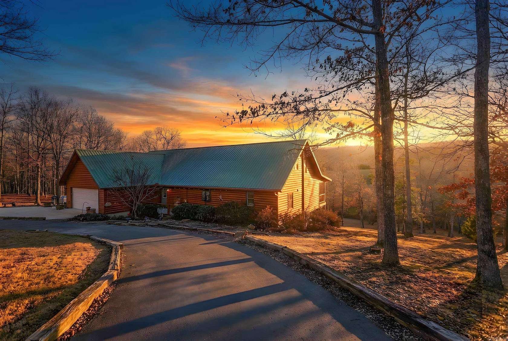 4.54 Acres of Residential Land with Home for Sale in Glenwood, Arkansas