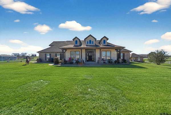 5 Acres of Residential Land with Home for Sale in Lindale, Texas