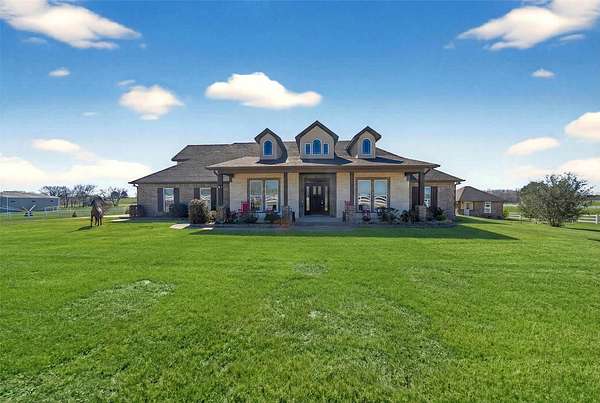 5 Acres of Land with Home for Sale in Lindale, Texas