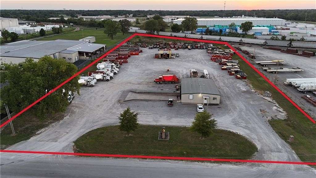 4.6 Acres of Mixed-Use Land for Sale in Pittsburg, Kansas