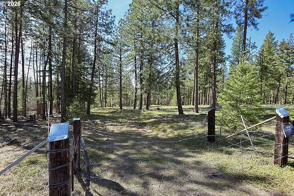 5 Acres of Residential Land for Sale in Goldendale, Washington