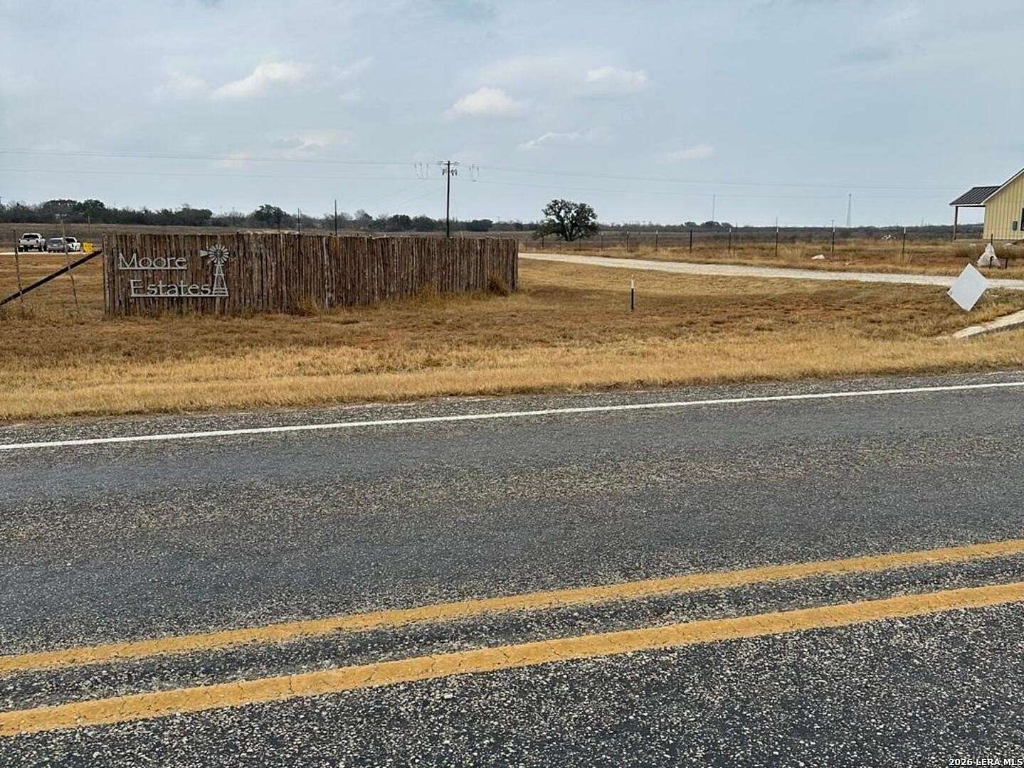 6 Acres of Residential Land for Sale in Moore, Texas