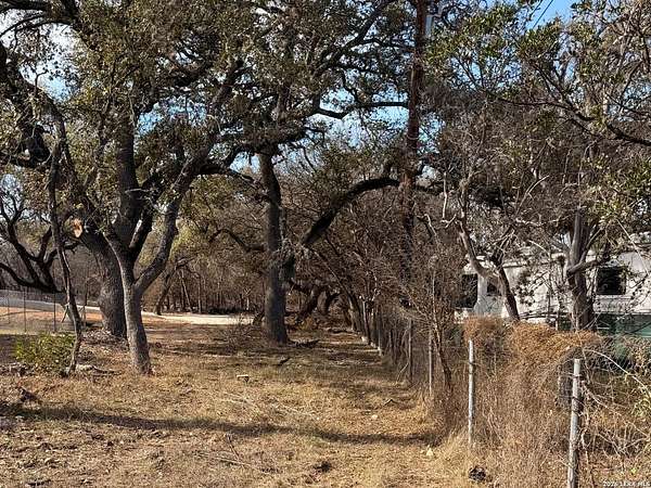 1 Acre of Residential Land for Sale in San Antonio, Texas