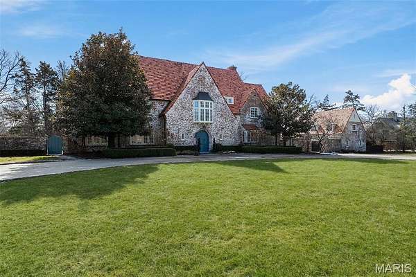 1.88 Acres of Residential Land with Home for Sale in Ladue, Missouri