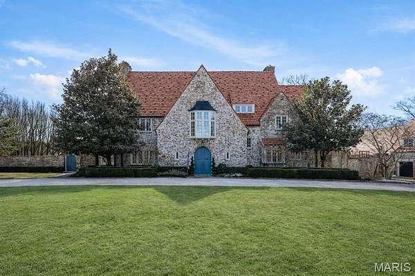 1.88 Acres of Land with Home for Sale in Ladue, Missouri