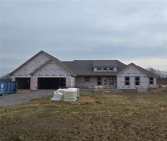 1.66 Acres of Residential Land with Home for Sale in Siloam Springs, Arkansas