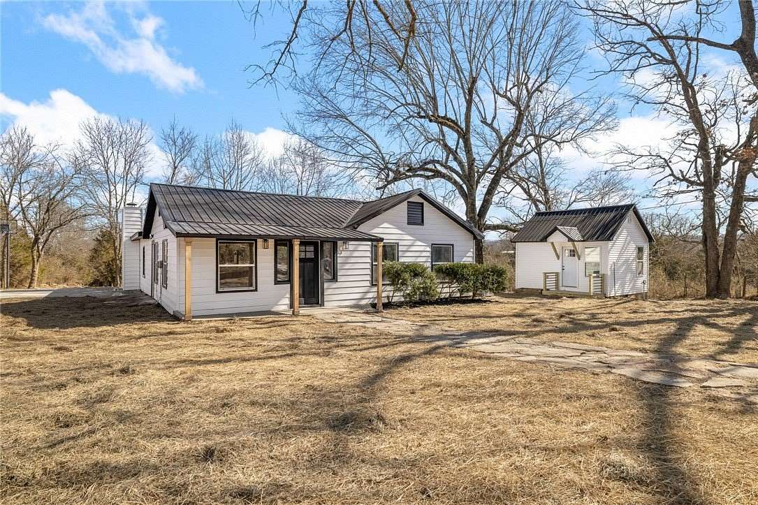 4 Acres of Land with Home for Sale in Harrison, Arkansas