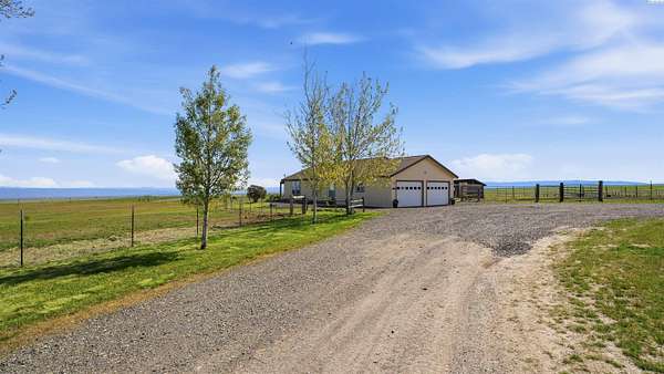 40 Acres of Land with Home for Sale in Asotin, Washington