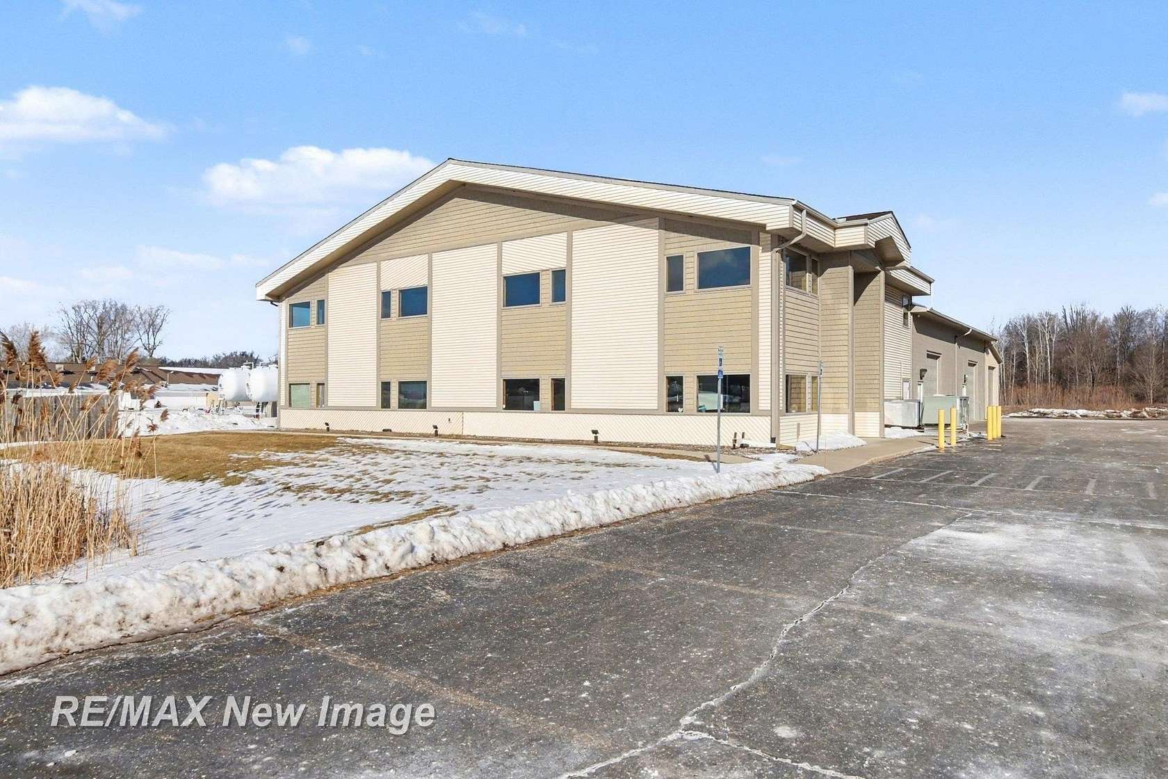 3.6 Acres of Improved Commercial Land for Sale in Midland, Michigan