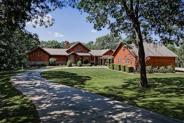 6 Acres of Residential Land with Home for Sale in Farmington, Arkansas