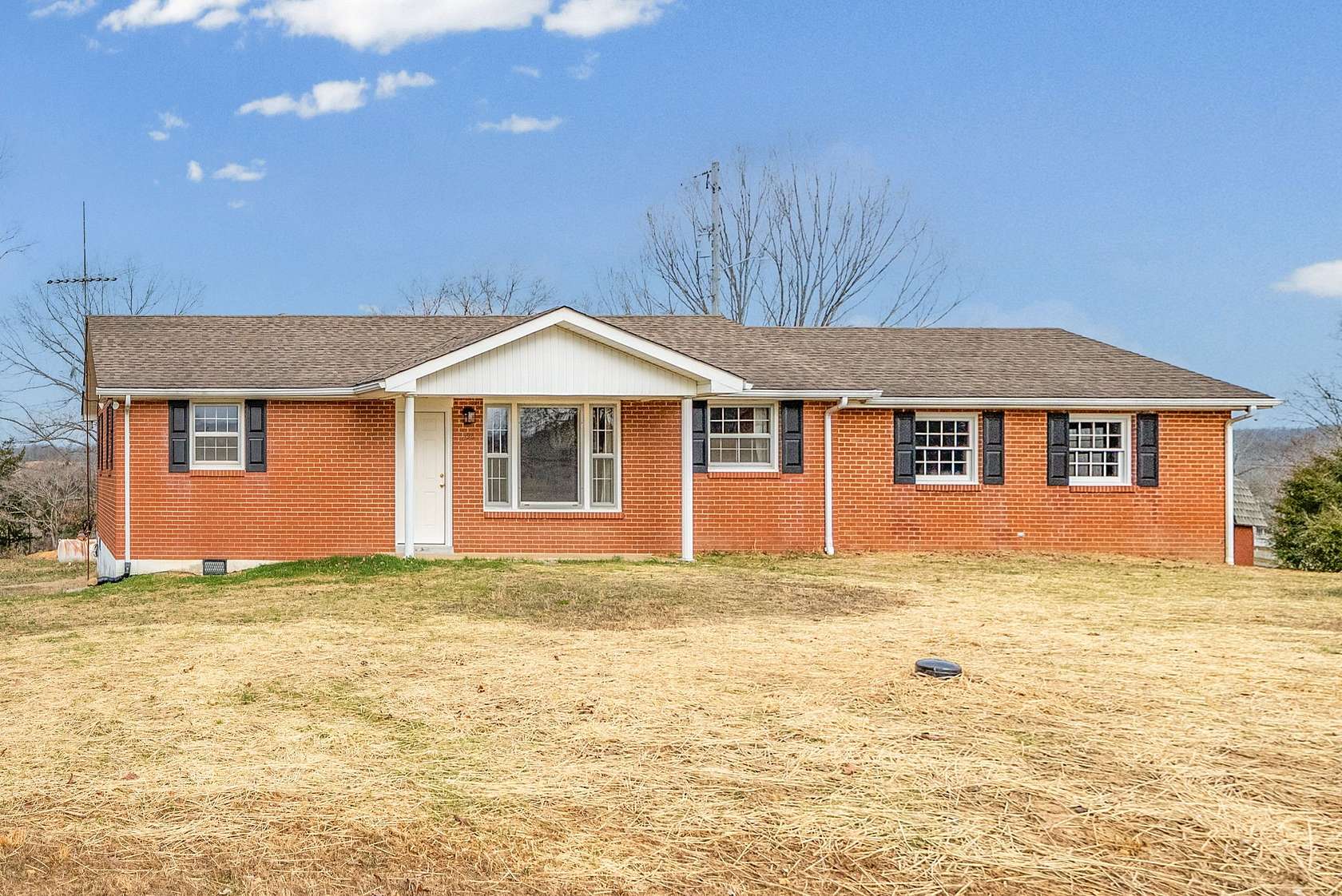 2 Acres of Land with Home for Lease in Dover, Tennessee