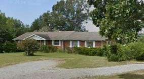 2 Acres of Residential Land with Home for Lease in Dover, Tennessee