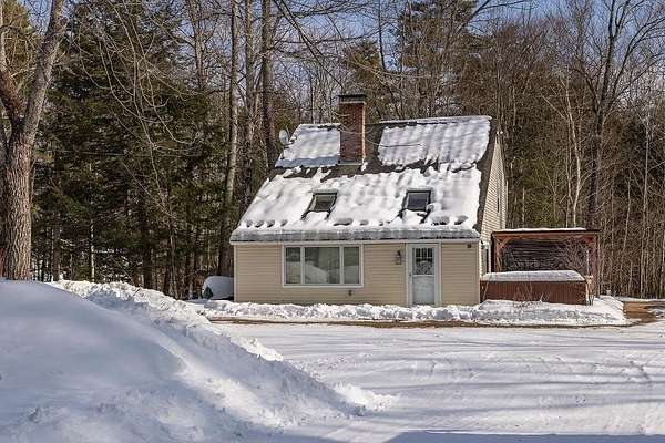 2.5 Acres of Residential Land with Home for Sale in Bradford, New Hampshire